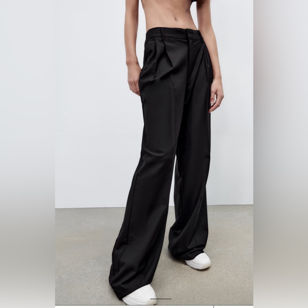 Zara full length menswear style pants. Size XS. Black